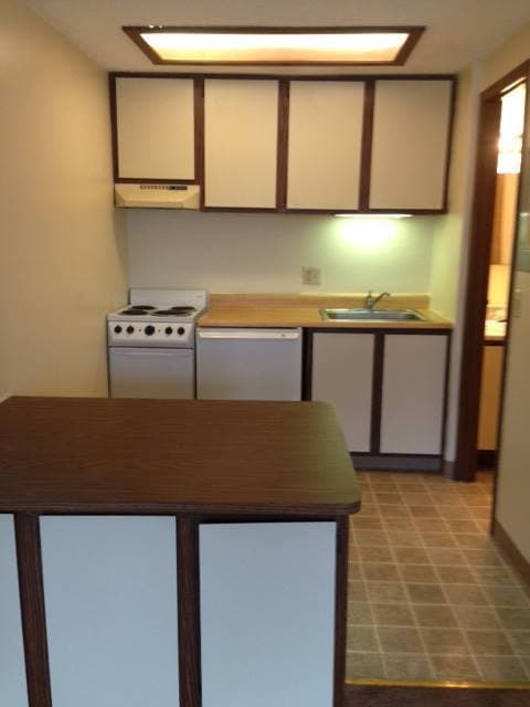 Westland Apartment: 110 Waterbury Ct