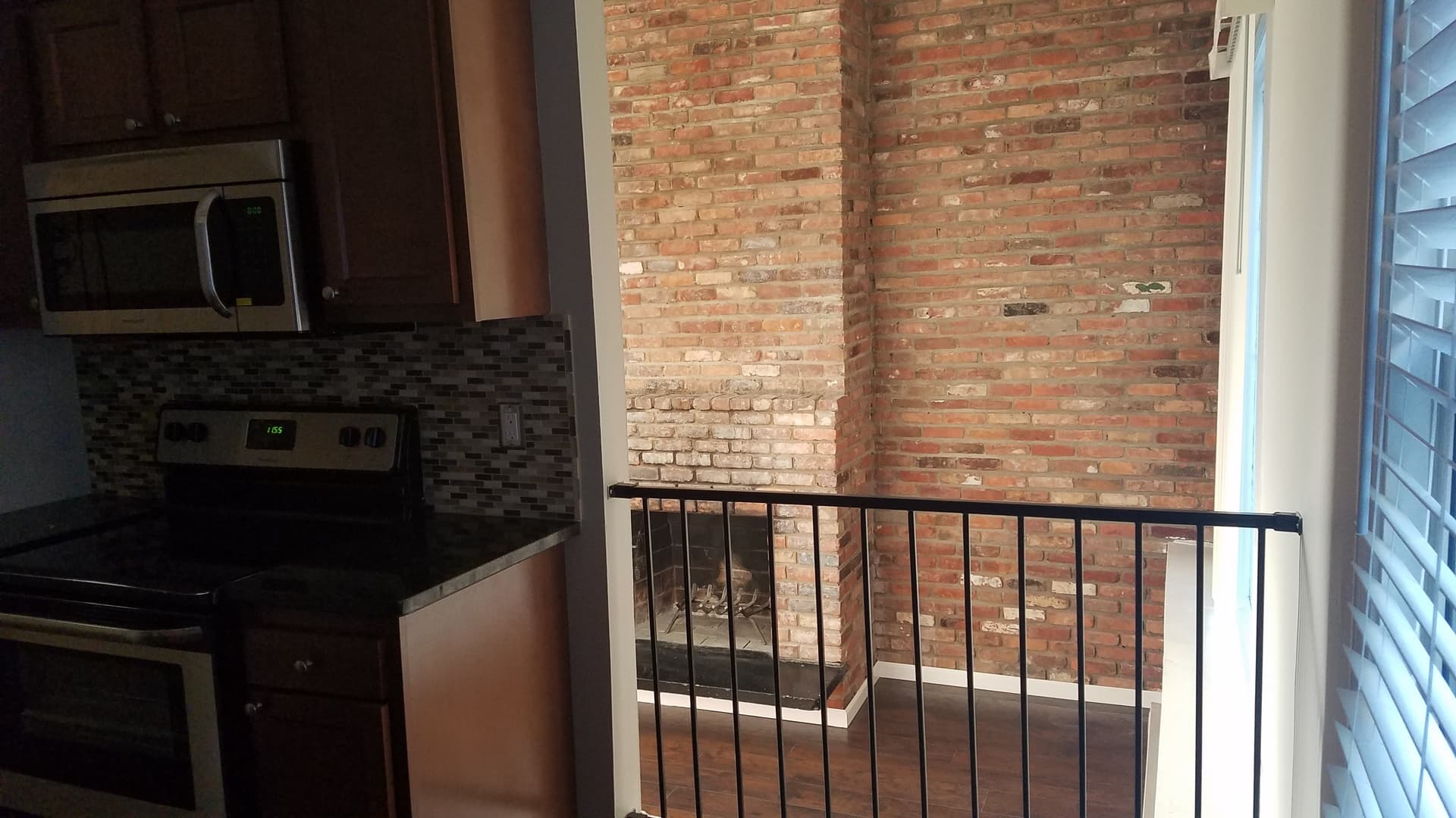 Royal Oak Apartment: 1105 N Stephenson Hwy