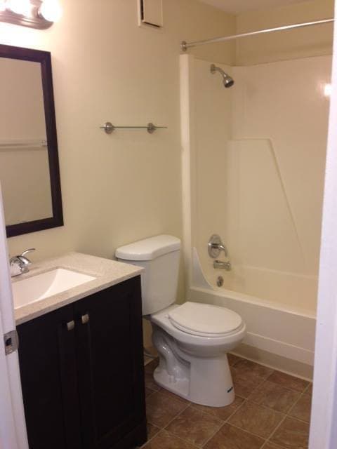Westland Apartment: 110 Waterbury Ct