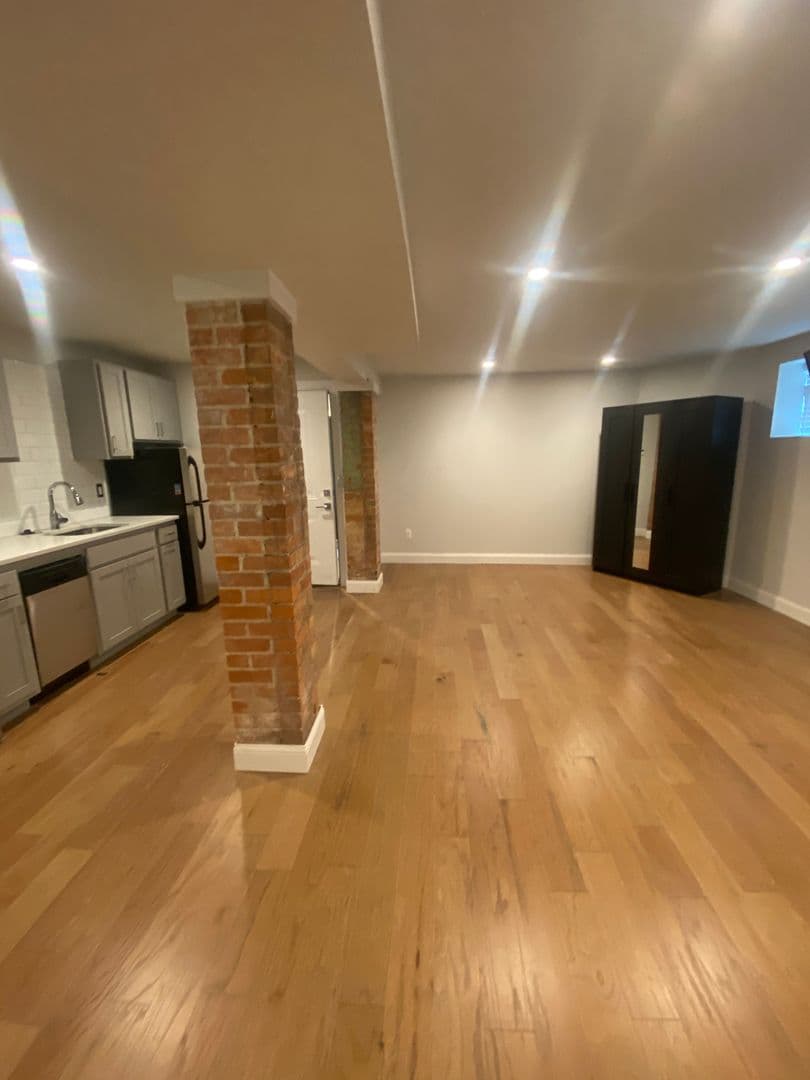 Detroit Apartment: 51 W Palmer