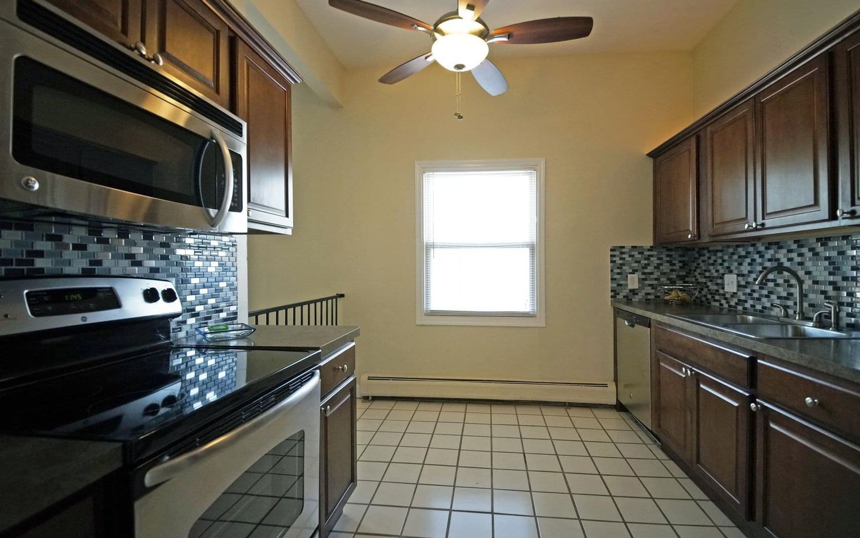 Royal Oak Apartment: 1105 N Stephenson Hwy