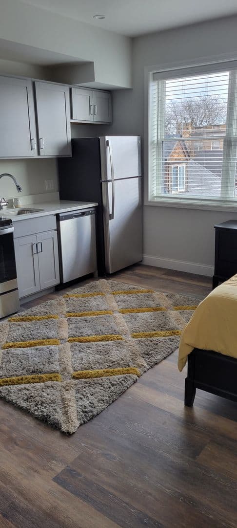 Detroit Apartment: 741 Seward St