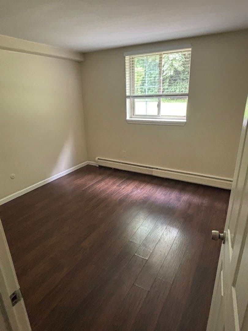 Mt.Clemens Apartment: 1 Valley Drive