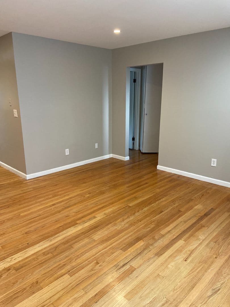 Royal Oak Apartment: 122 N Lafayette