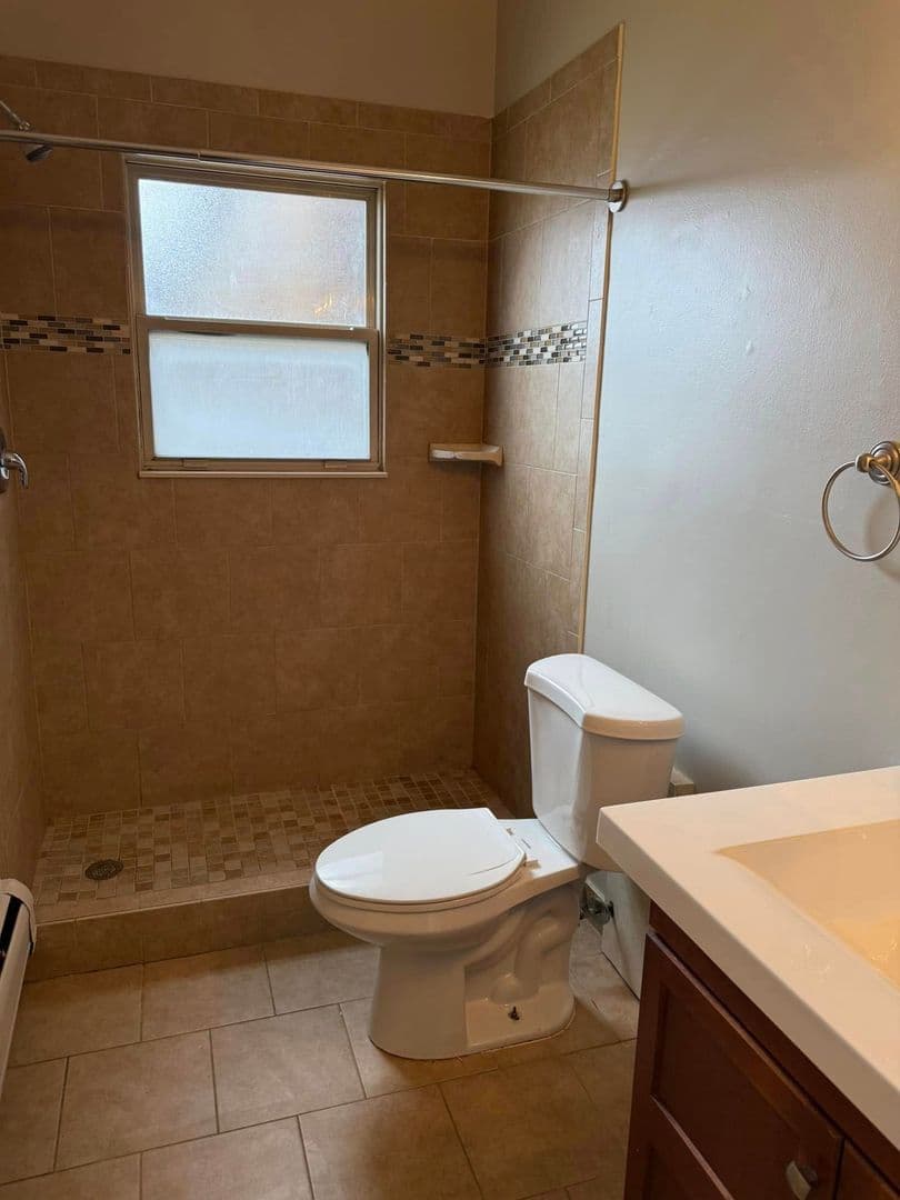 Royal Oak Apartment: 1105 N Stephenson Hwy