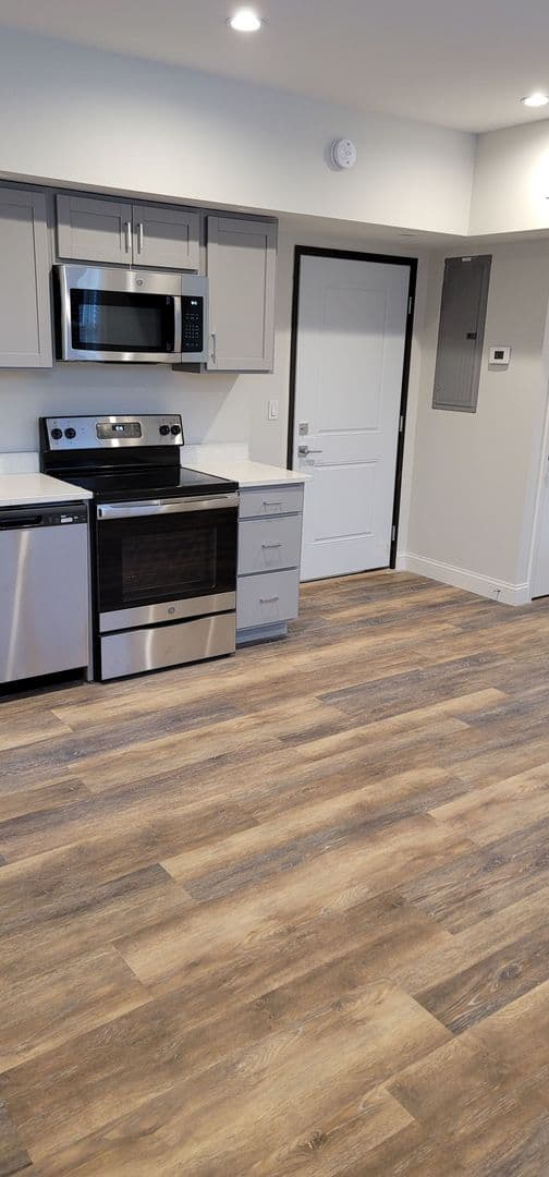 Detroit Apartment: 741 Seward St