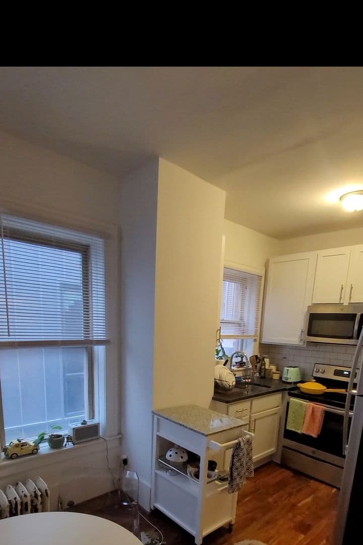 Detroit Apartment: 665  West Willis