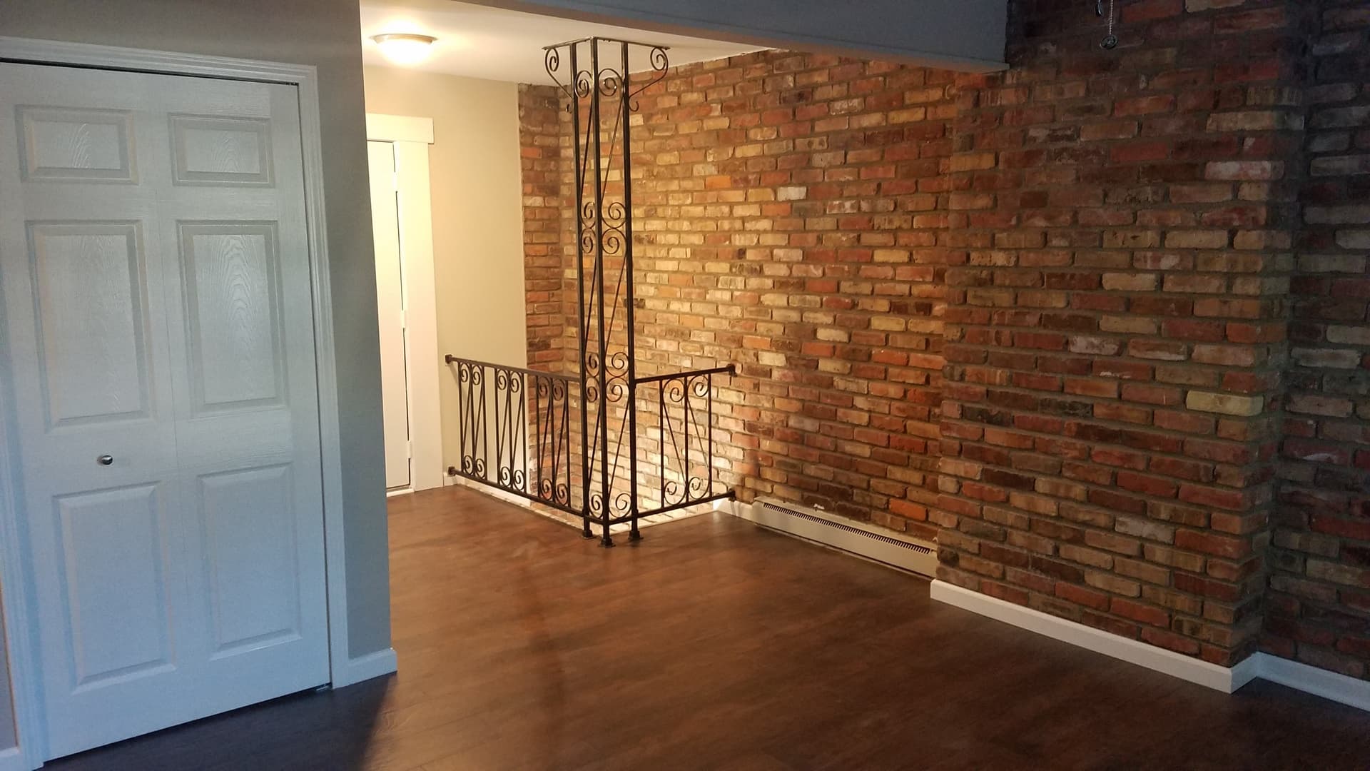 Royal Oak Apartment: 1105 N Stephenson Hwy