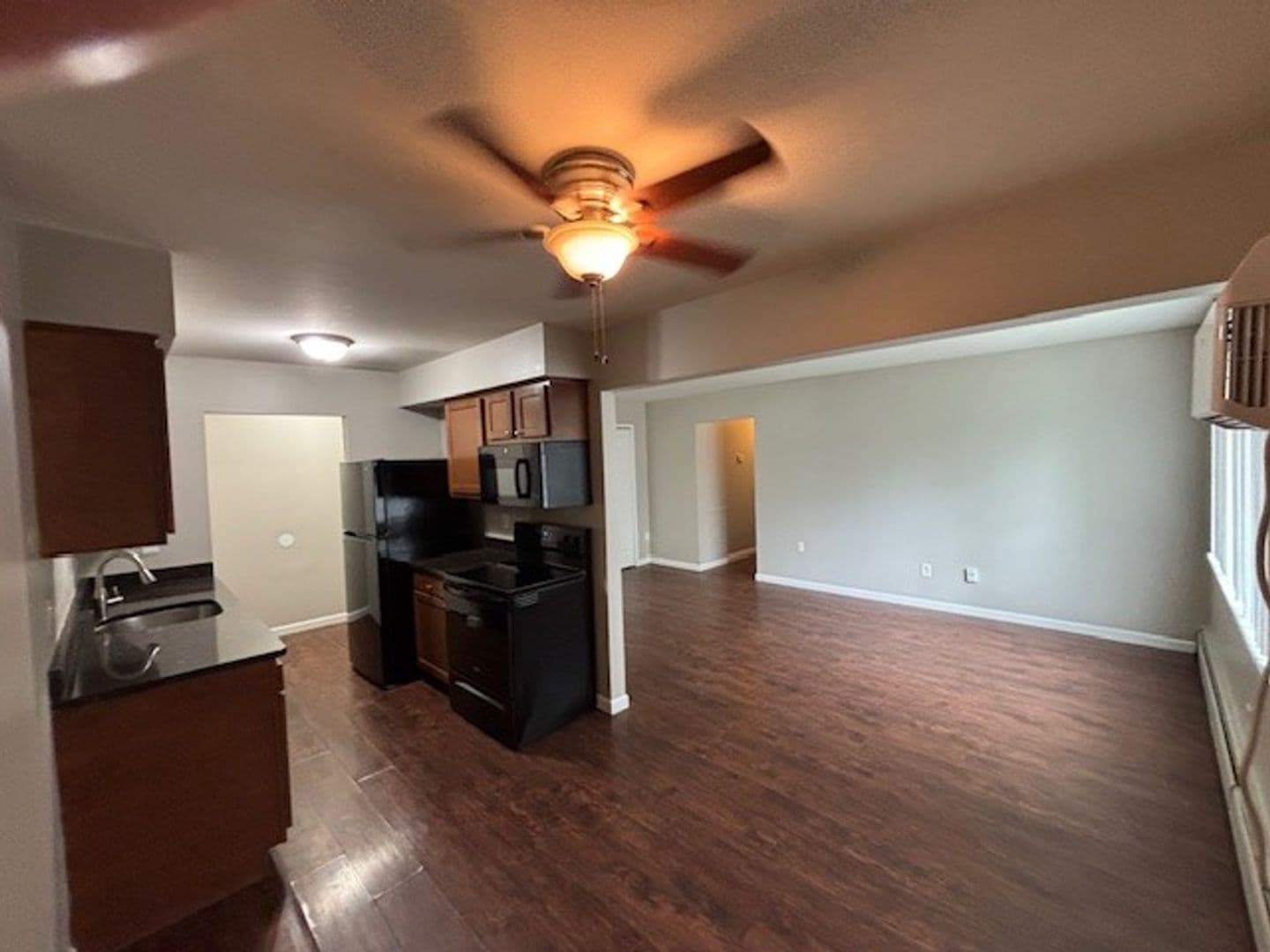 Mt.Clemens Apartment: 1 Valley Drive