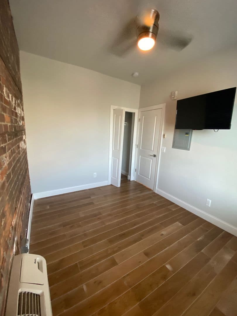 Detroit Apartment: 51 W Palmer