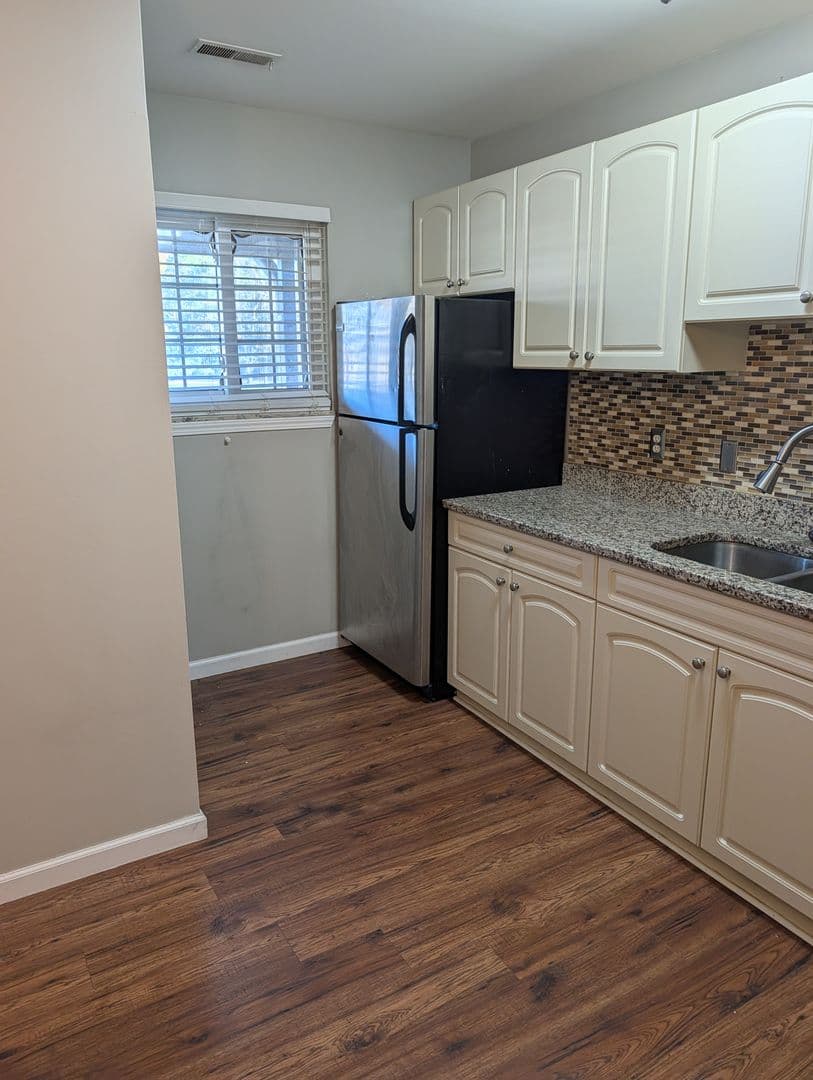 Fenton Apartment: 205 Trealout Drive