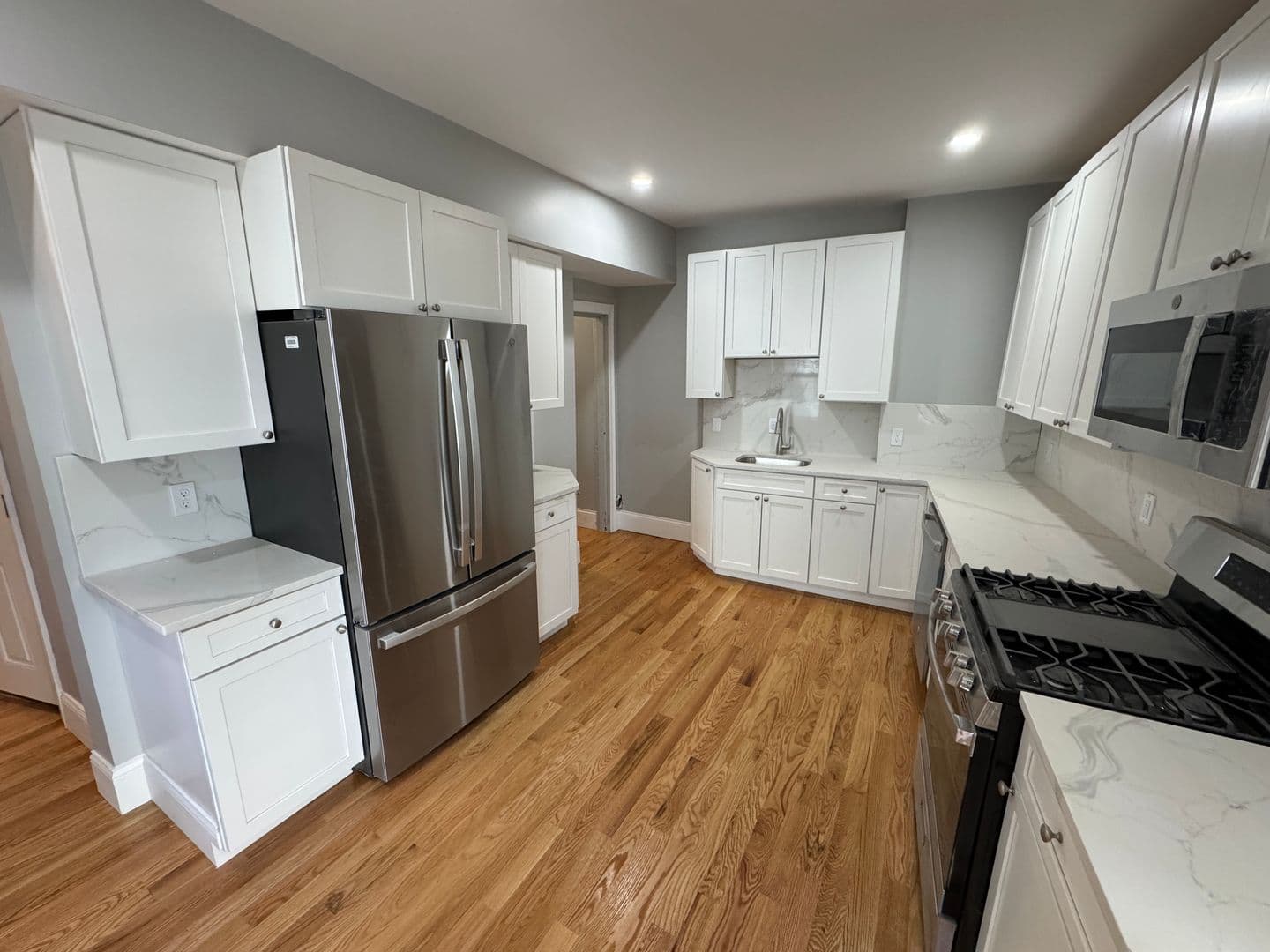 Somerville Apartment: 13 Spring St