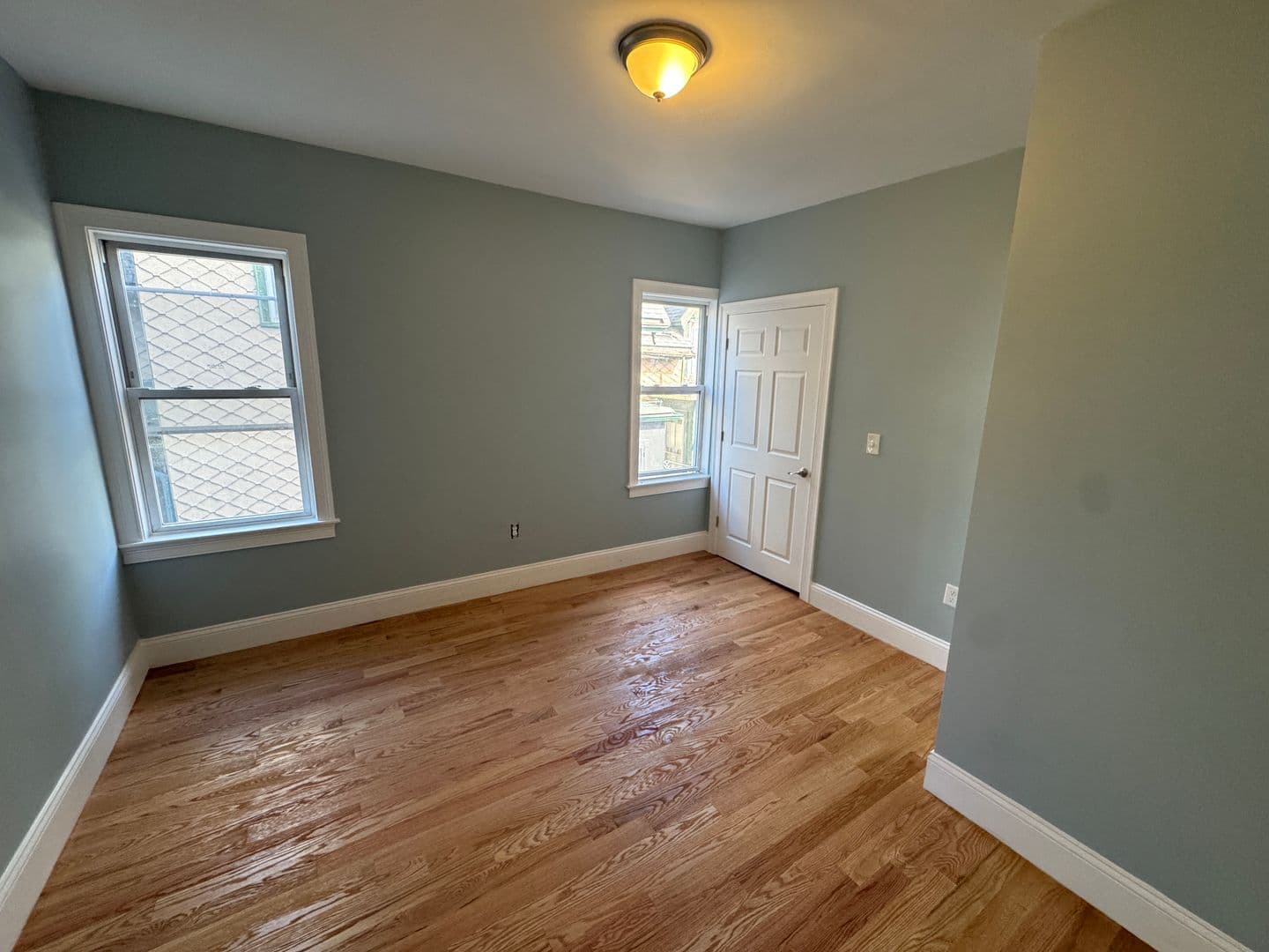 Somerville Apartment: 13 Spring St