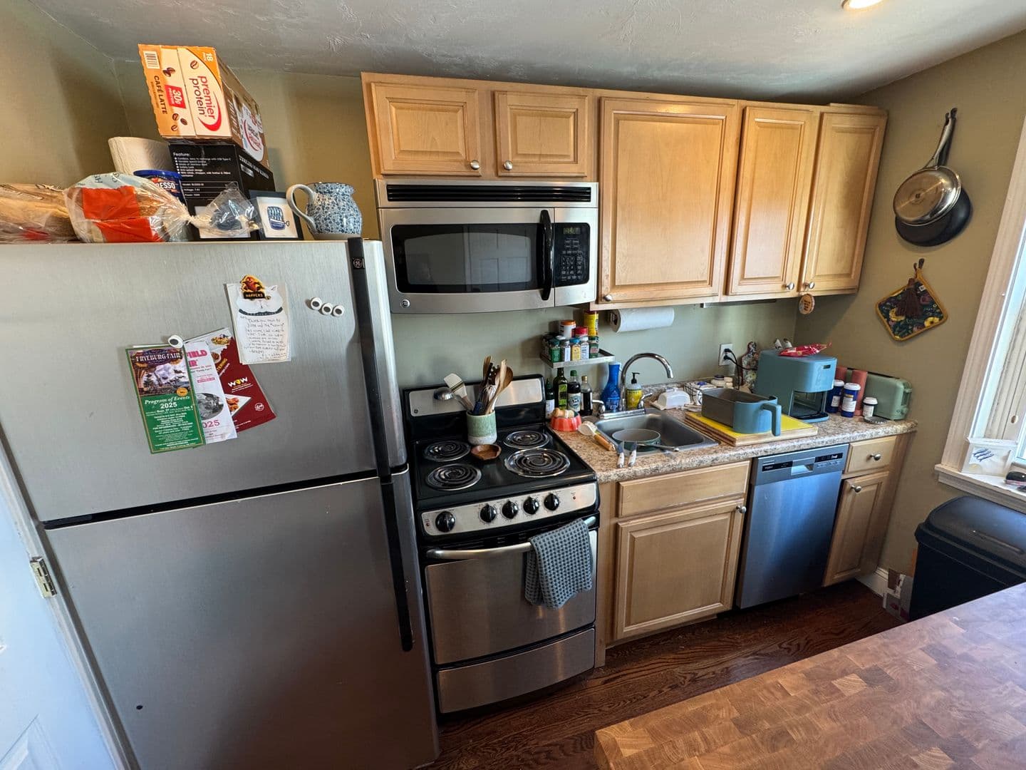 Somerville Apartment: 735 Somerville Ave