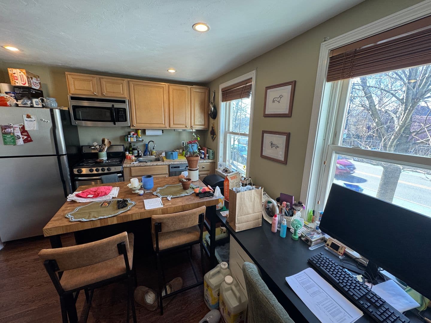 Somerville Apartment: 735 Somerville Ave