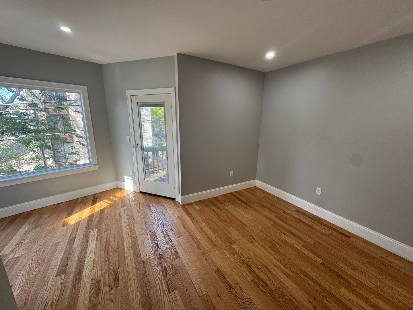 Somerville Apartment: 13 Spring St