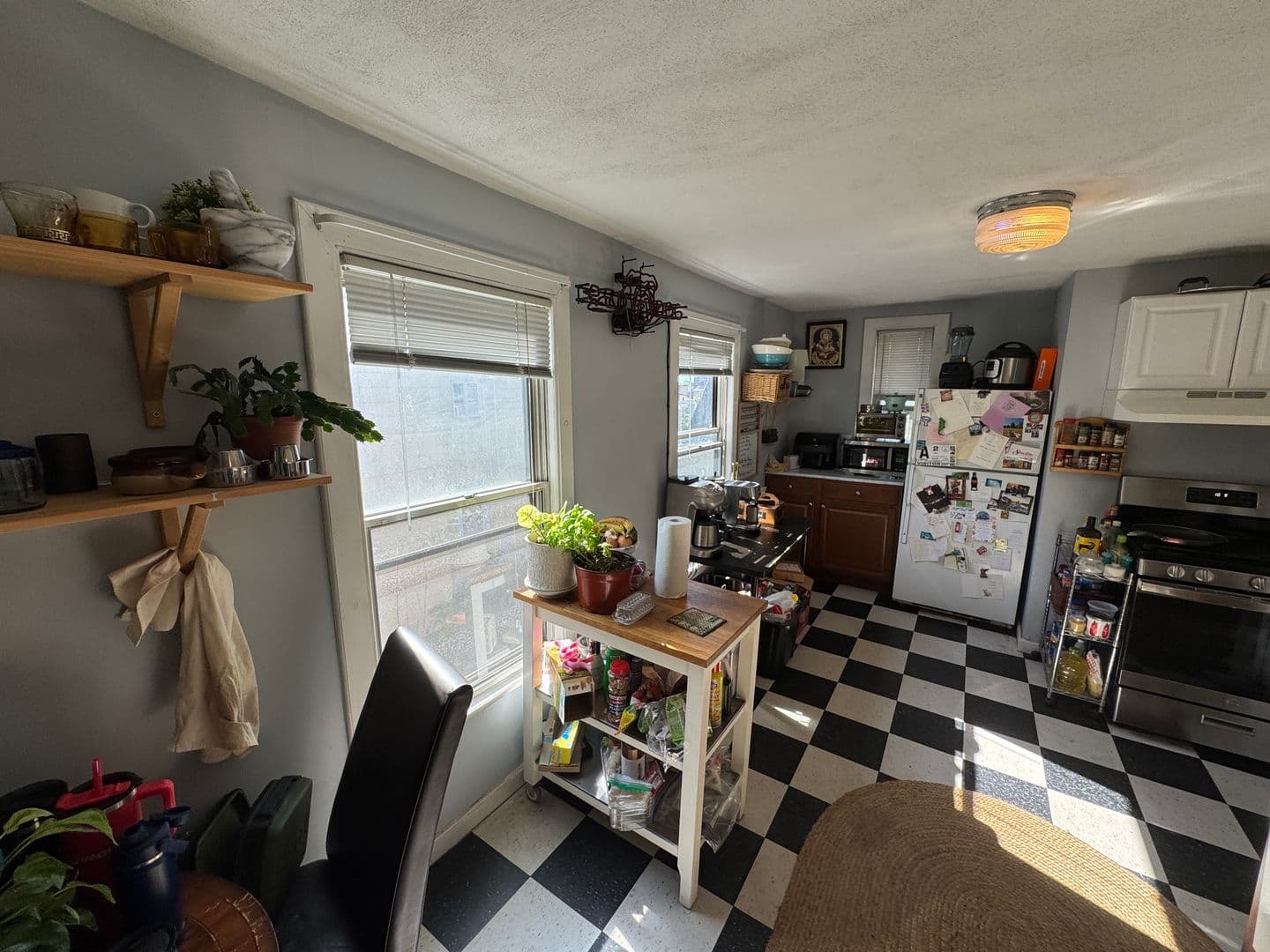 Somerville Apartment: 190-192 Holland St
