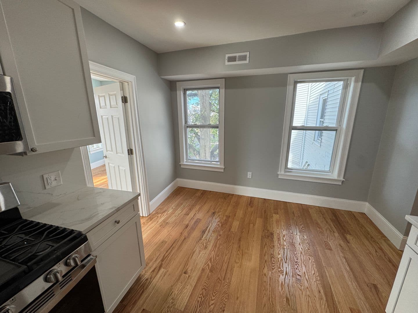 Somerville Apartment: 13 Spring St