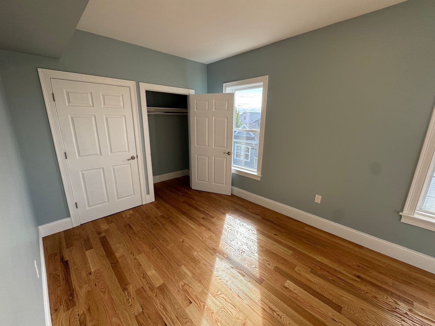 Somerville Apartment: 13 Spring St