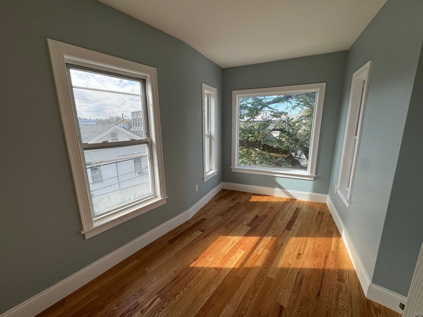 Somerville Apartment: 13 Spring St