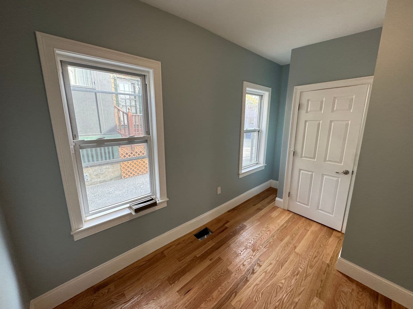 Somerville Apartment: 13 Spring St