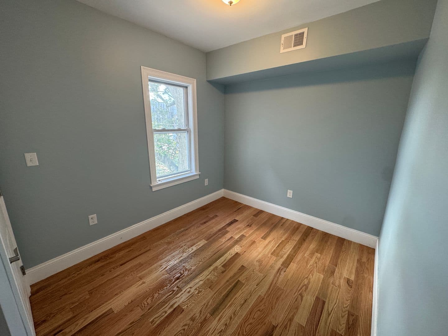 Somerville Apartment: 13 Spring St