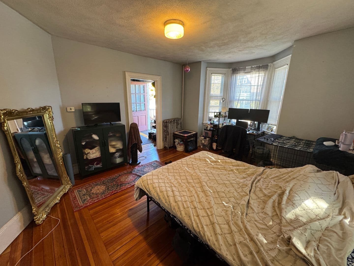 Somerville Apartment: 190-192 Holland St