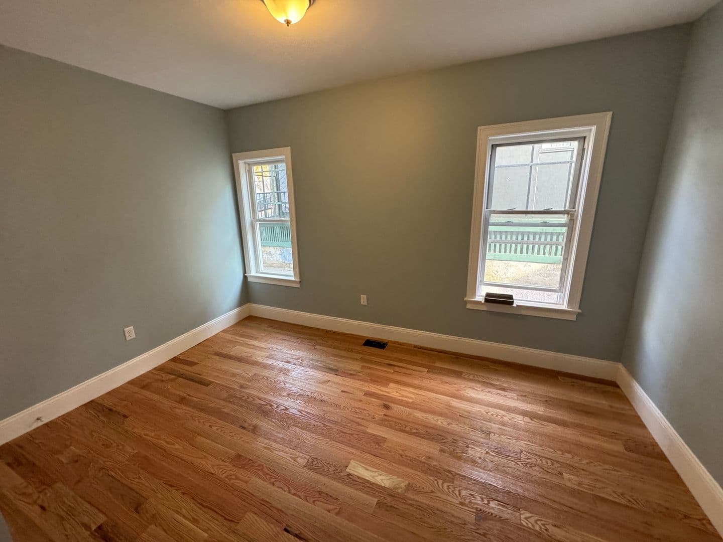 Somerville Apartment: 13 Spring St