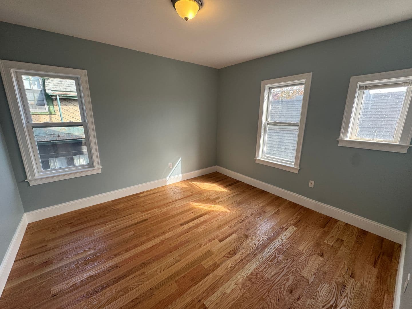 Somerville Apartment: 13 Spring St