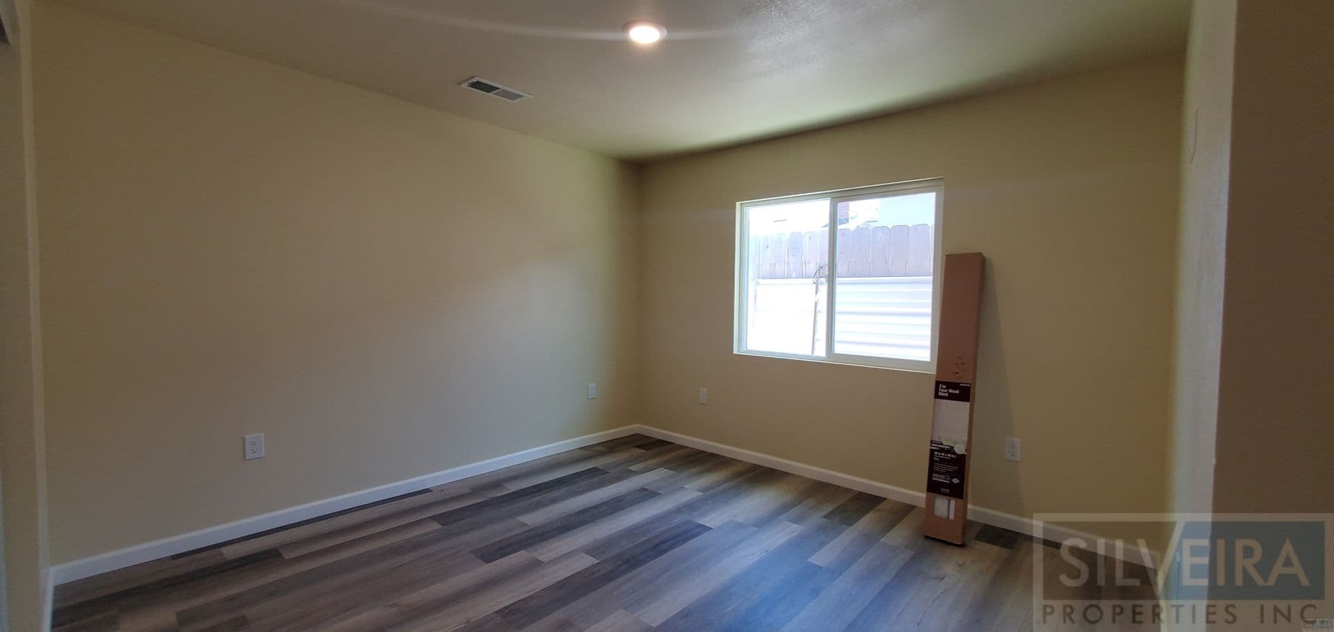 Santa Maria Apartment: 1390 Yale Place