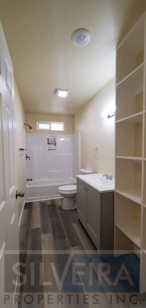Santa Maria Apartment: 1390 Yale Place