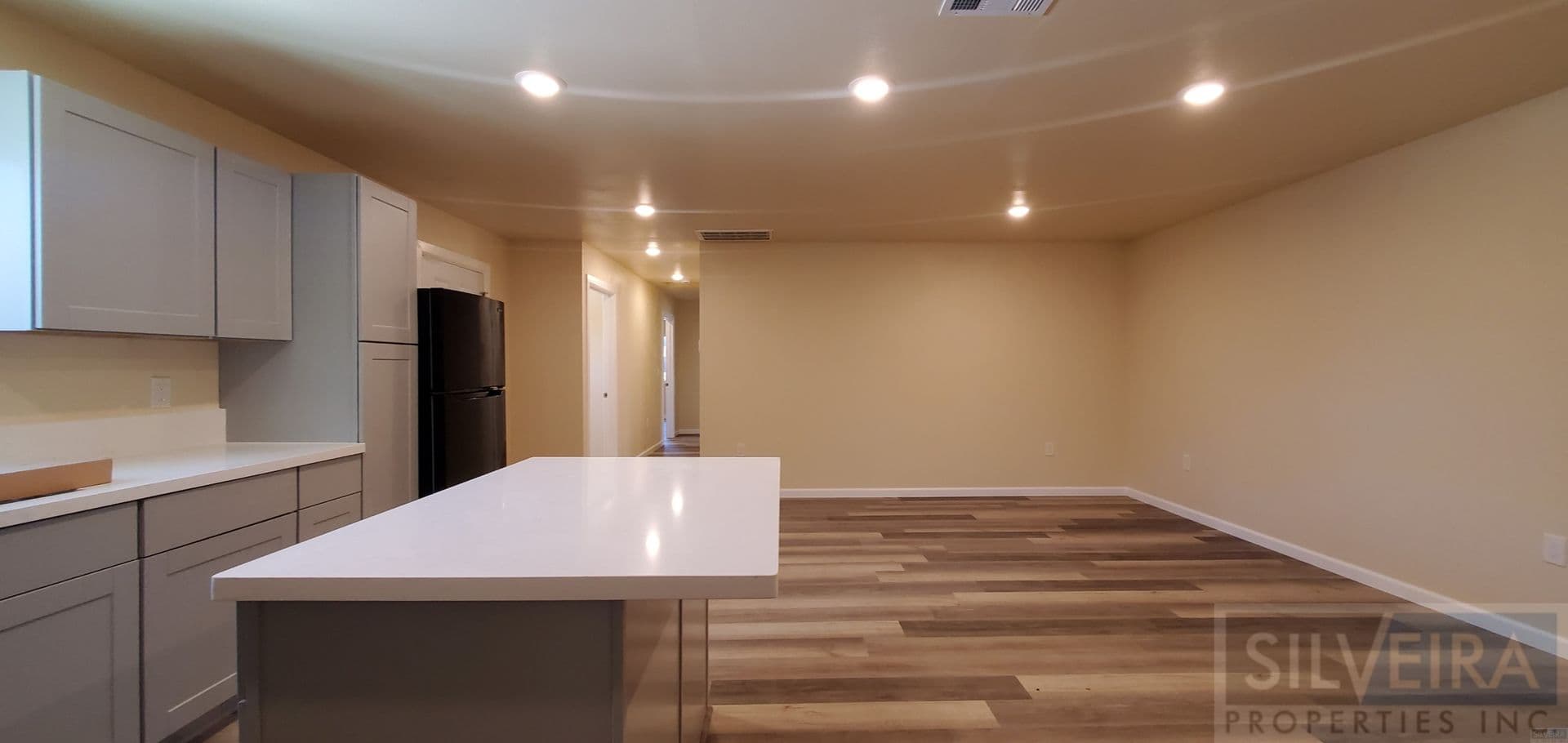 Santa Maria Apartment: 1390 Yale Place