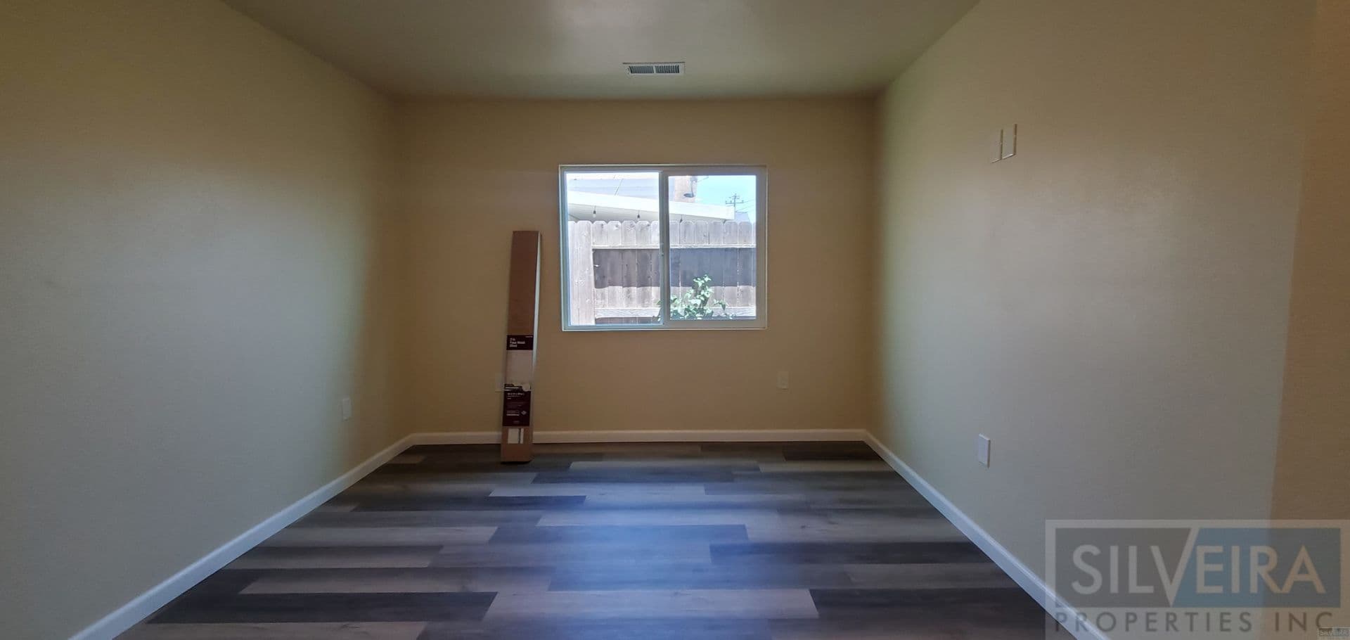 Santa Maria Apartment: 1390 Yale Place