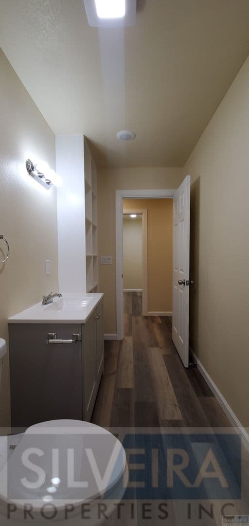 Santa Maria Apartment: 1390 Yale Place