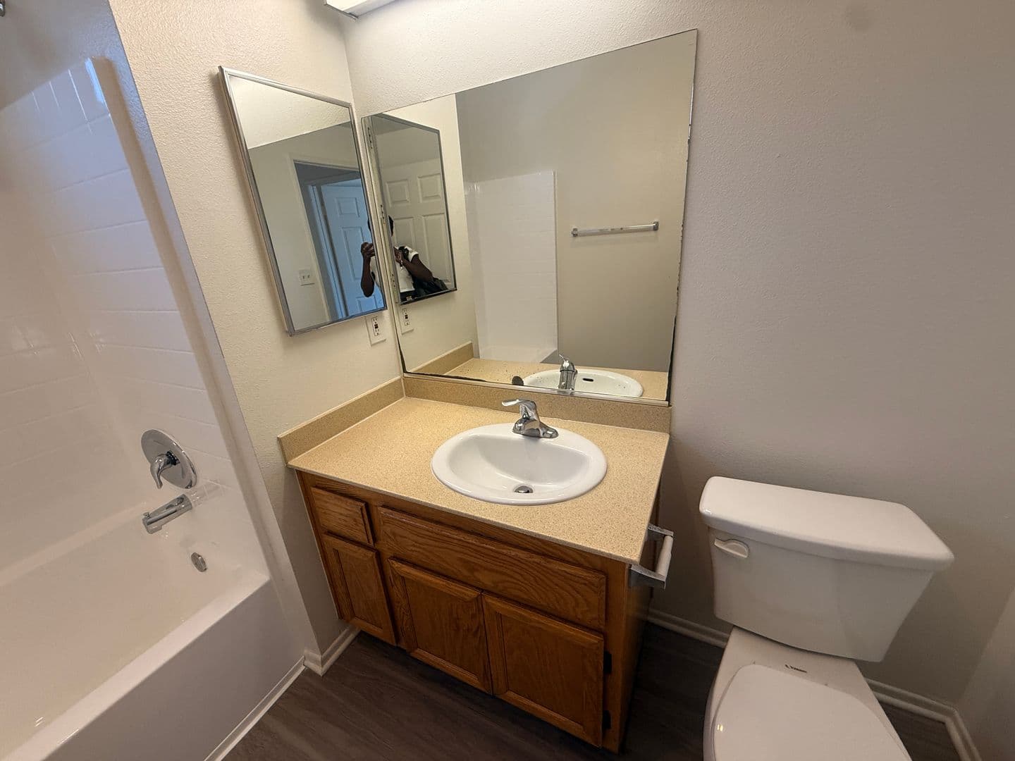 North Hollywood Apartment: 12950 Hartland Street