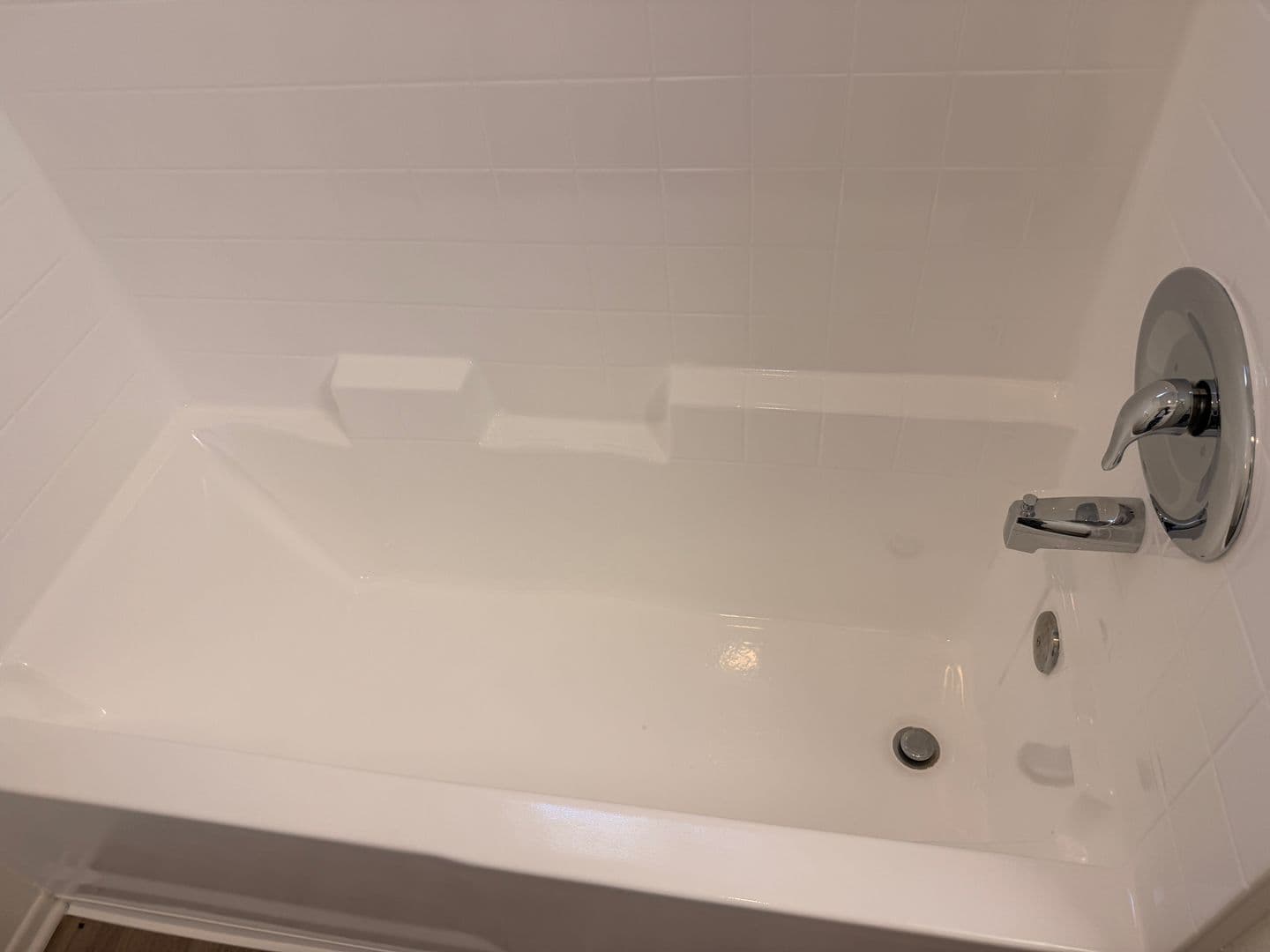 North Hollywood Apartment: 12950 Hartland Street