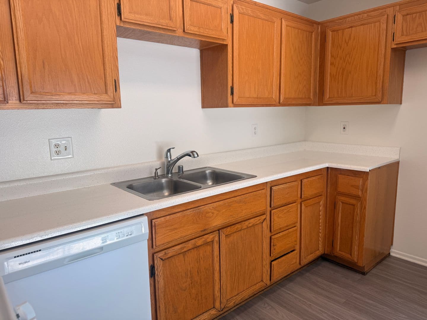 North Hollywood Apartment: 12950 Hartland Street