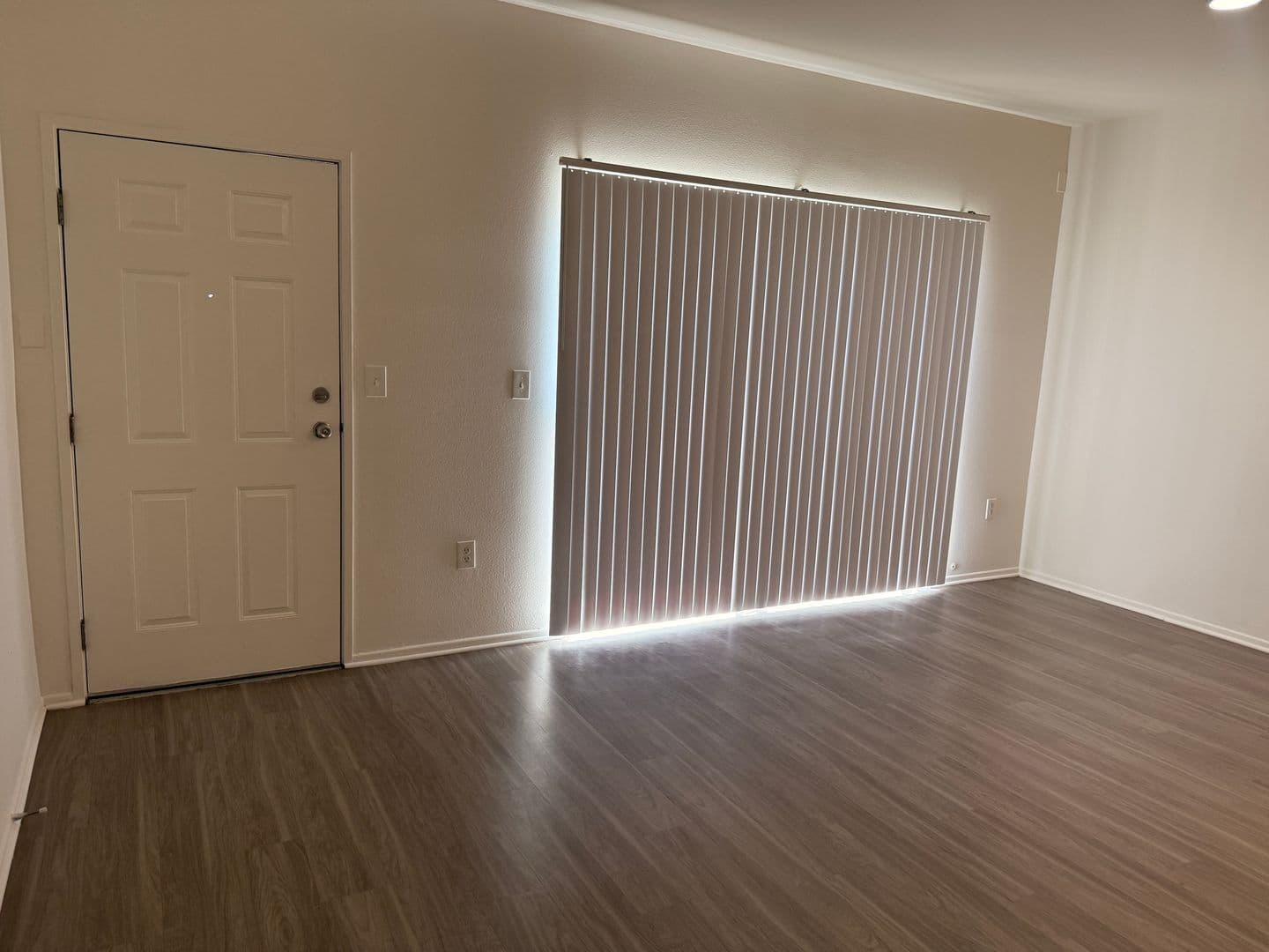 North Hollywood Apartment: 12950 Hartland Street