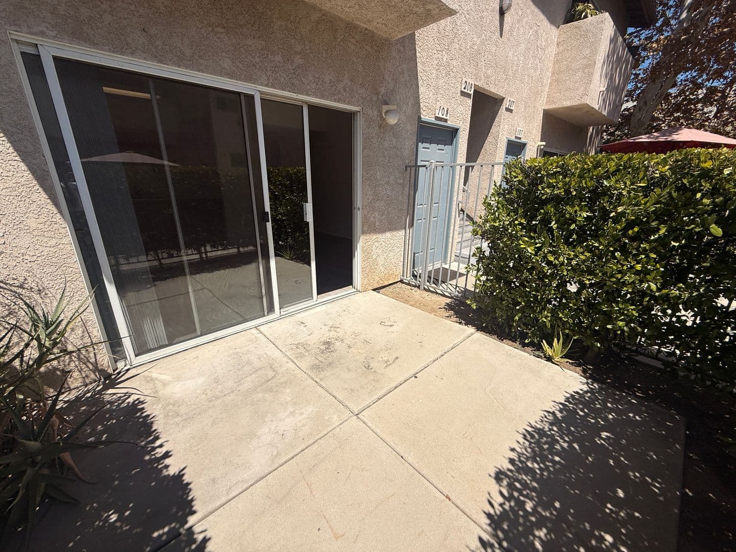 North Hollywood Apartment: 12950 Hartland Street