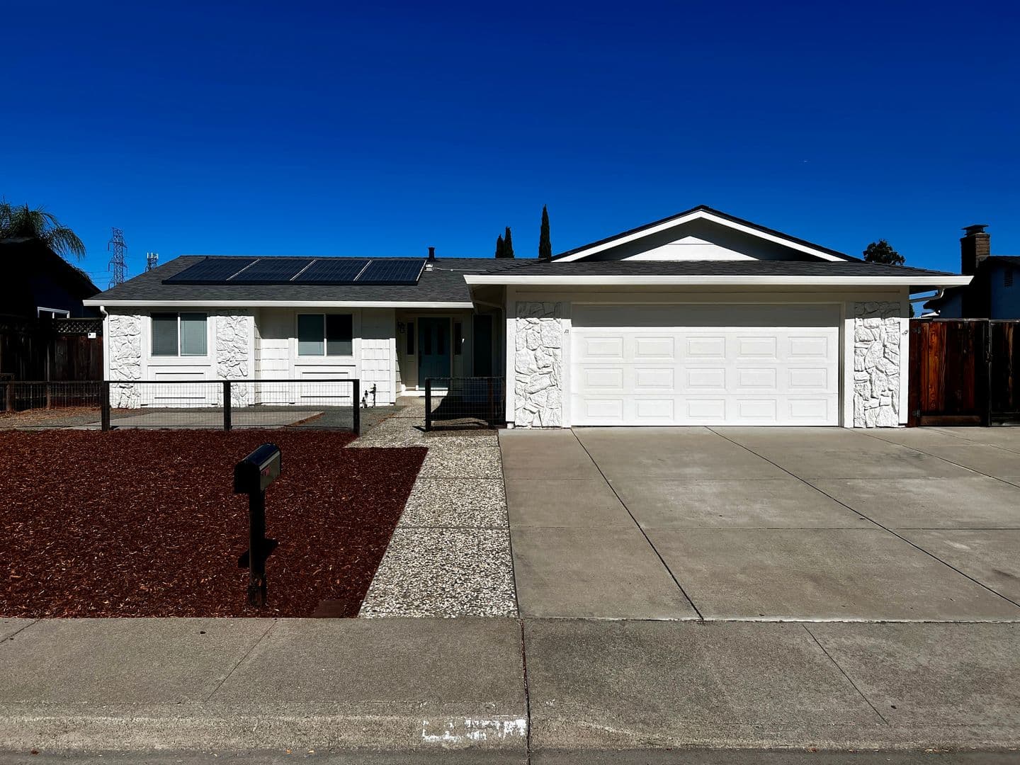 San Ramon House: 2819 Yosemite Ave
