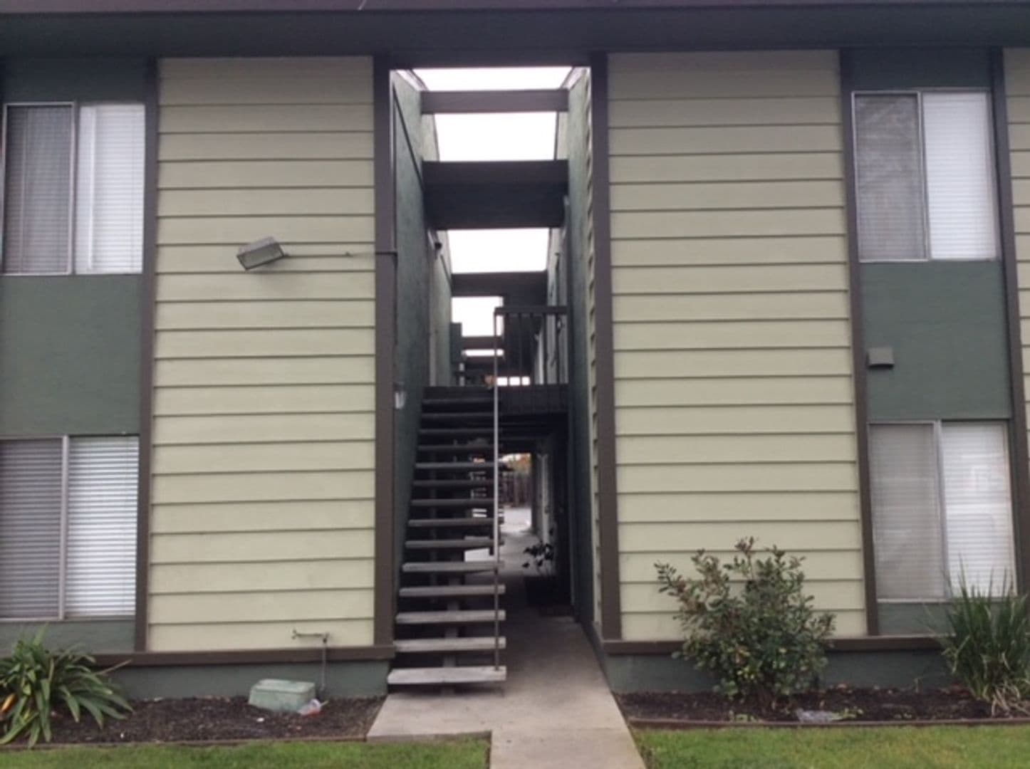 Fremont Apartment: 4211 Central Ave