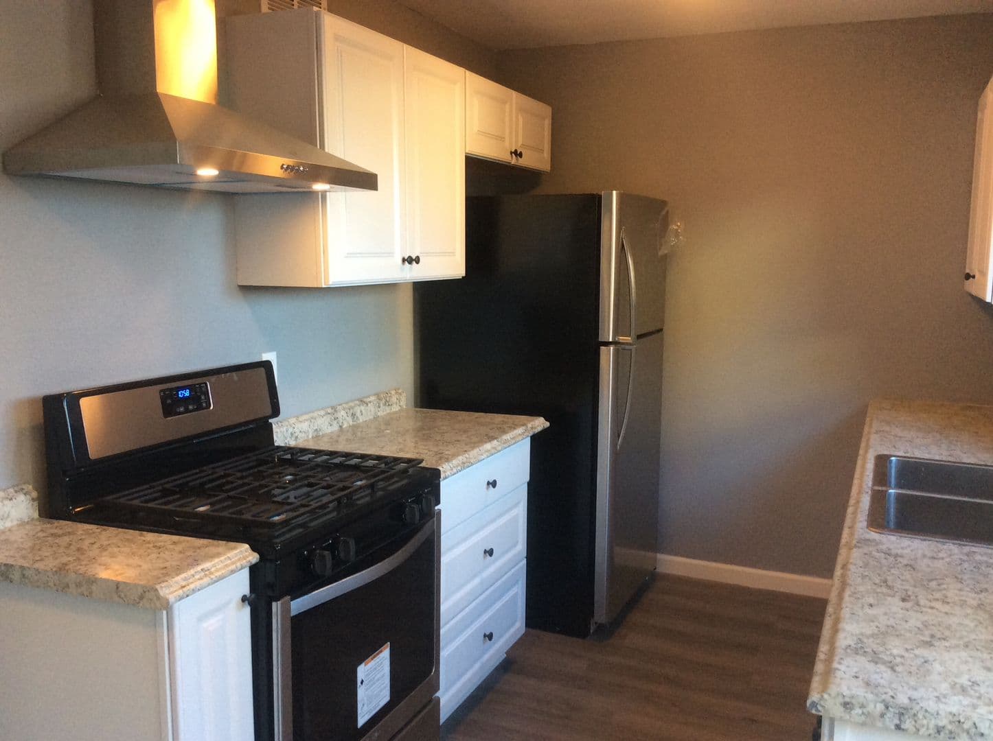 Tracy Apartment: 1414 W 12th St