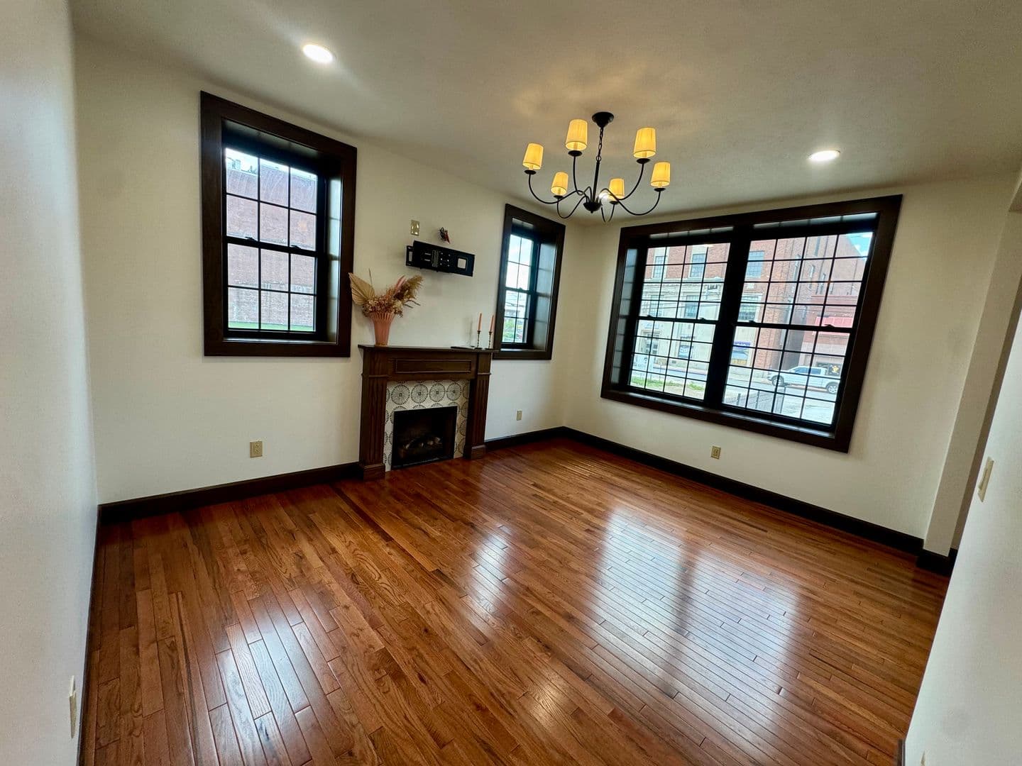 Parkersburg Apartment: 310 9 1/2 Street