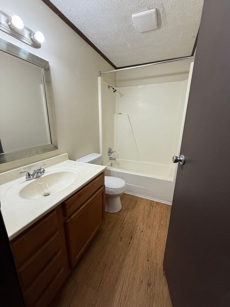 Belpre Apartment: 1604 Hill Street