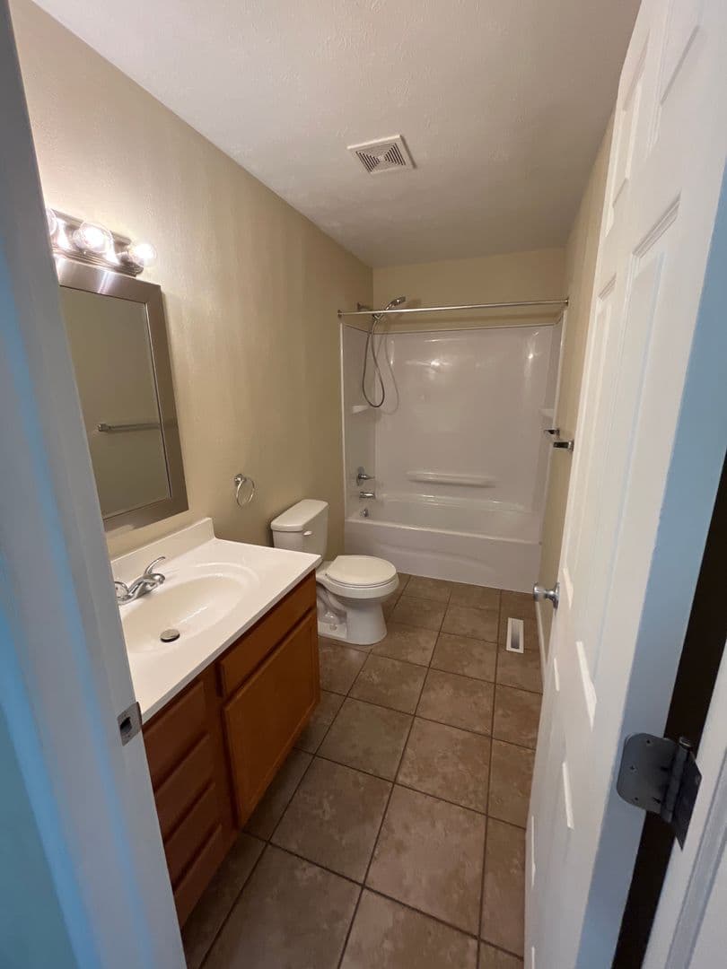 Belpre Apartment: 1604 Hill Street
