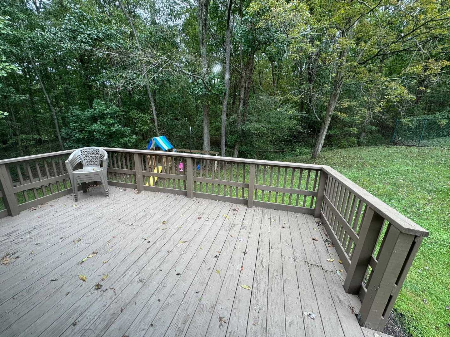 Parkersburg House: 2186 Meadowview Drive