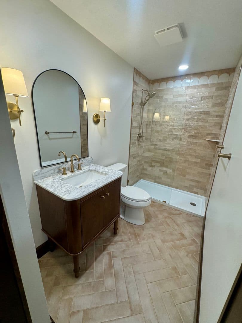 Parkersburg Apartment: 310 9 1/2 Street