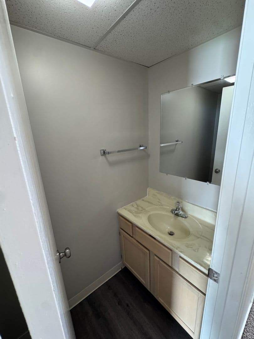 Vienna Apartment: 1100 12th Street