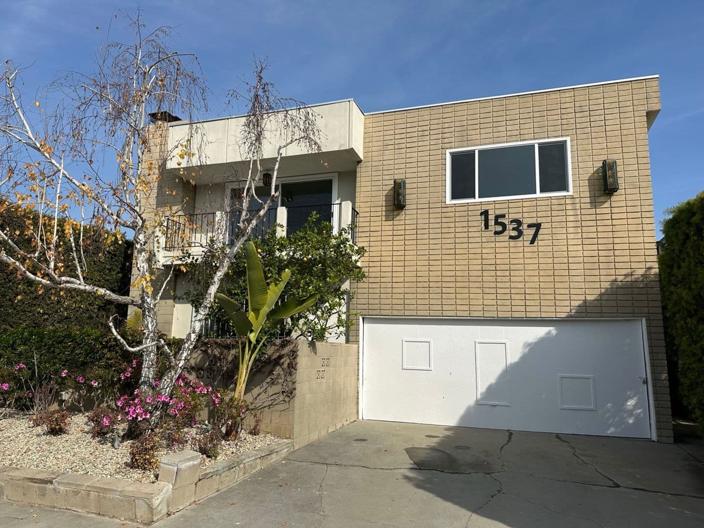 Santa Monica Apartment: 1537 Stanford St.