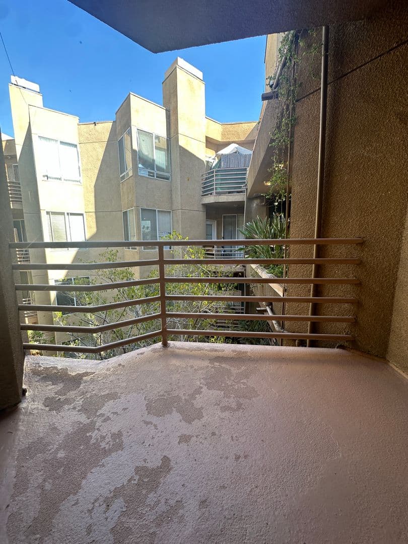 Los Angeles Apartment: 1229 N. Sycamore Ave.